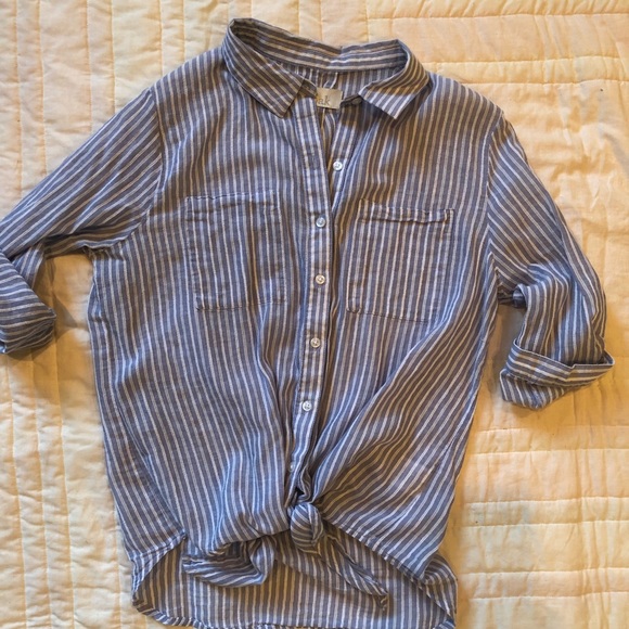 Olive & Oak Tops - 3/$20 Blue pin striped front tie top s